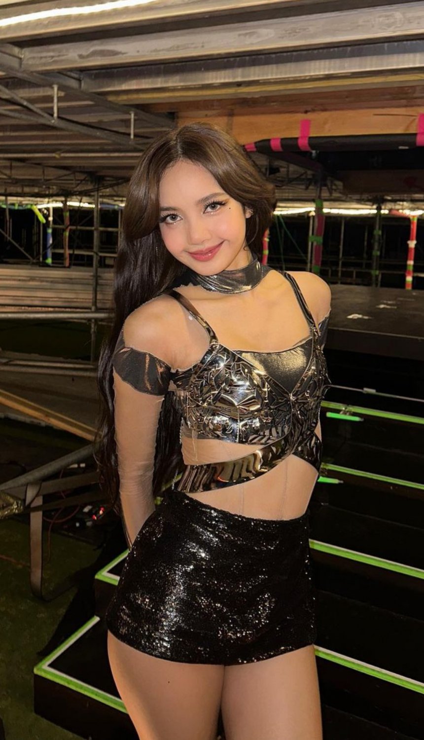 Lisa Blackpink #UnTWEM7X