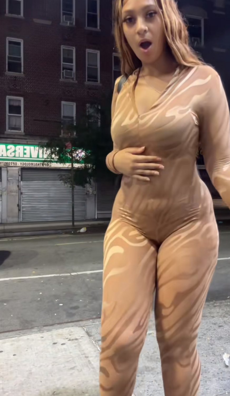 Sexy curvy cutie #mpghjWtf