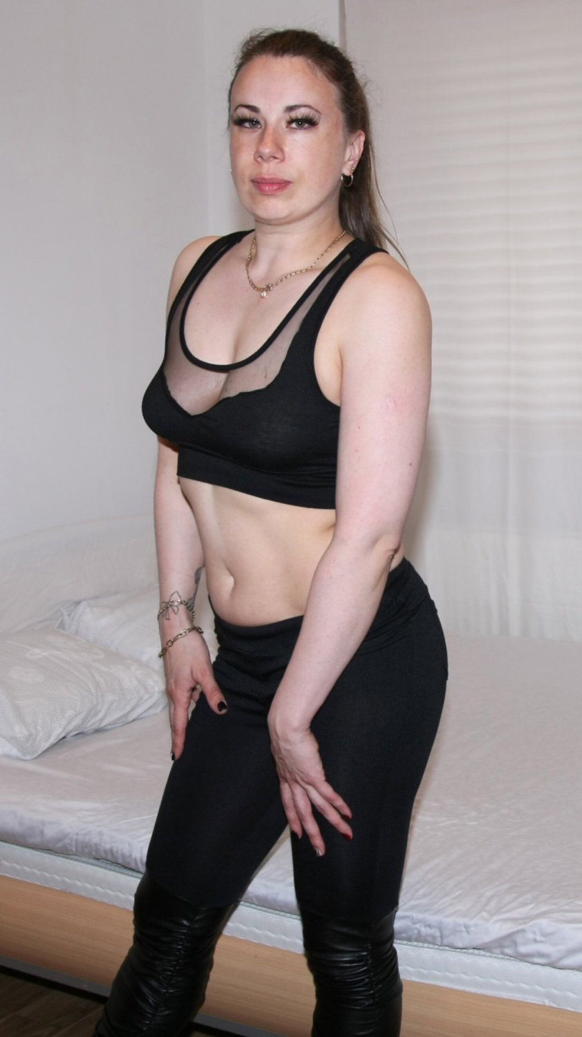 WebSlut Kadri Exposed on ChatPic #h6JY63Hk