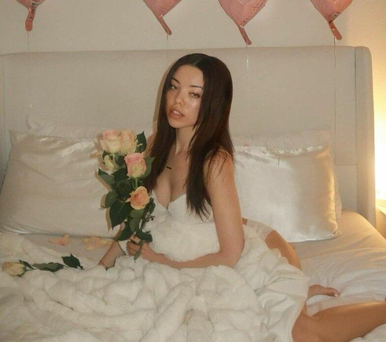 Kaitlynn Rhenea ASMR (youtuber) influencer #hA4dMcuV