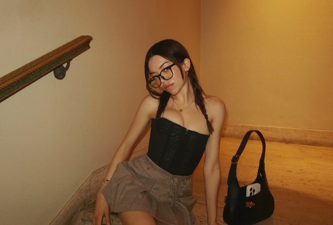 Kaitlynn Rhenea ASMR (youtuber) influencer #wVdBl1vz