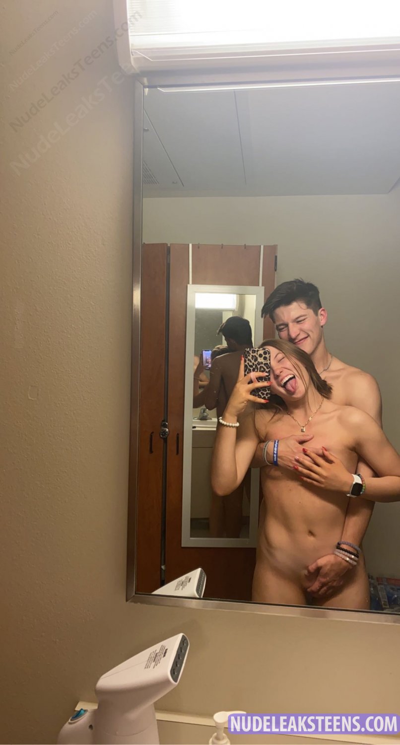 College Slut Claire Loves Getting Fucked by her BF #56AOINJl