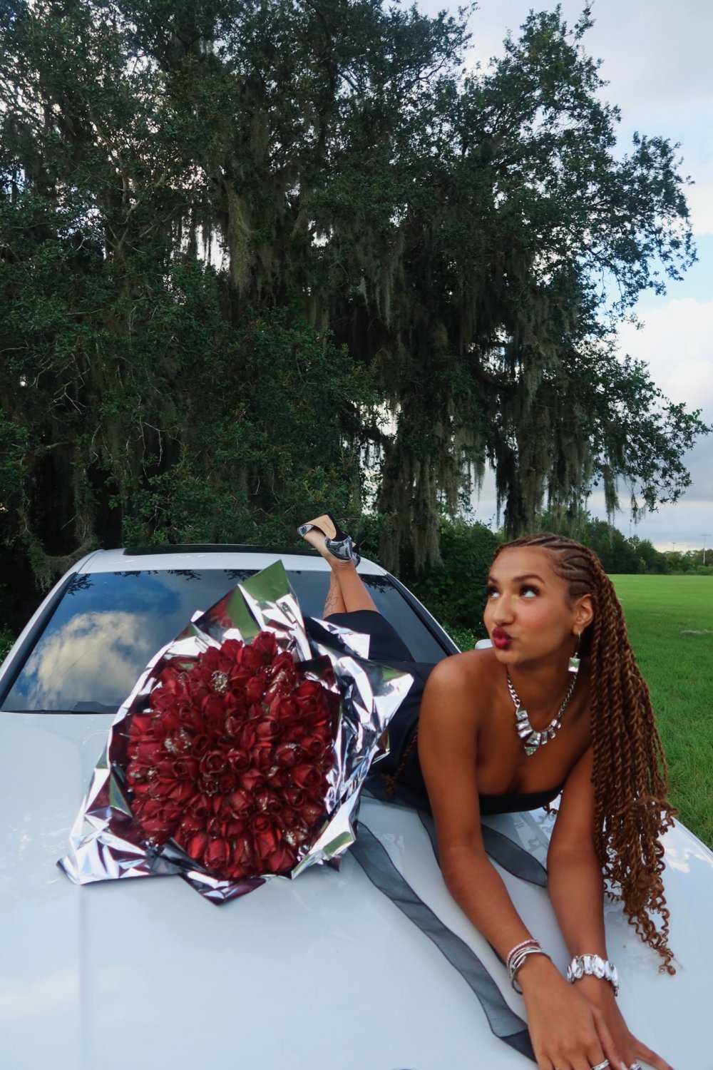 Ruby morena que fuma e senta #dOXqpsBL