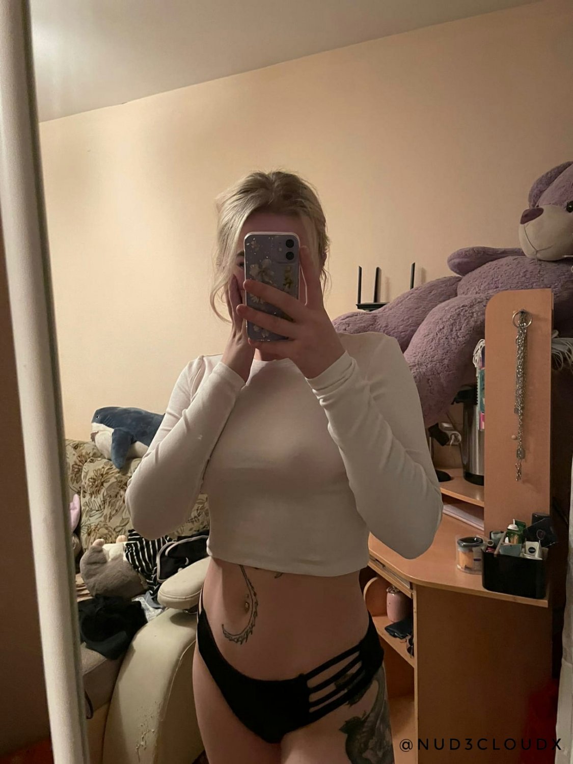 Pale Bitch likes showing her slutty tattoos #kqyLcWK3