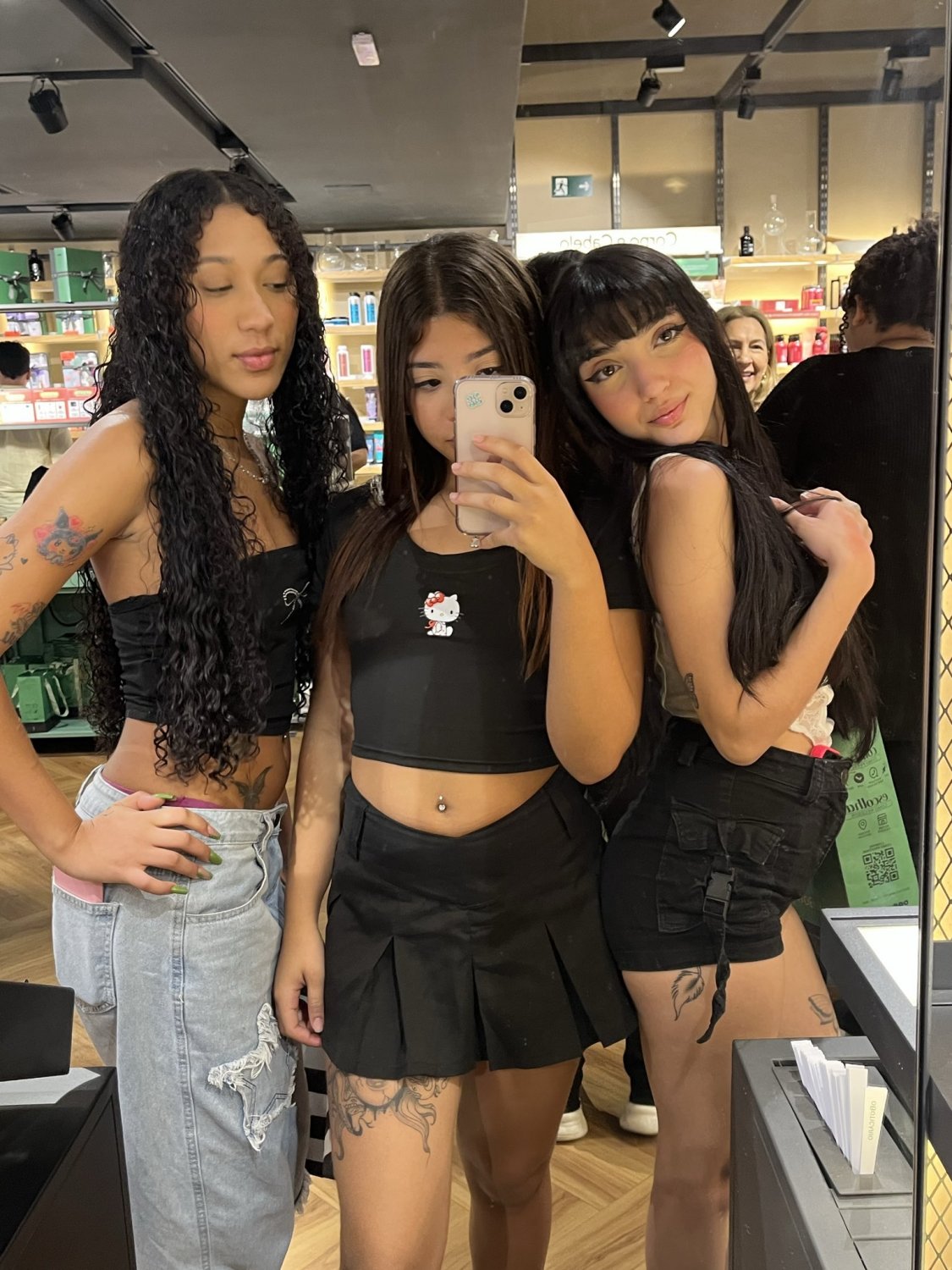 Novinha linda moreninha já iniciou carreira no JOB #b9adN6Di